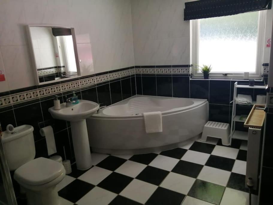Waterside 3 Bed Cottage, Hot Tub, Sauna, Pvt Beach 阿罗柴尔 外观 照片